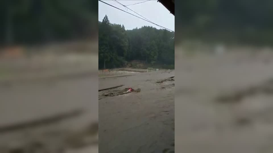 Video: Unwetterwarnung in Japan - Hunderttausende Menschen evakuiert
