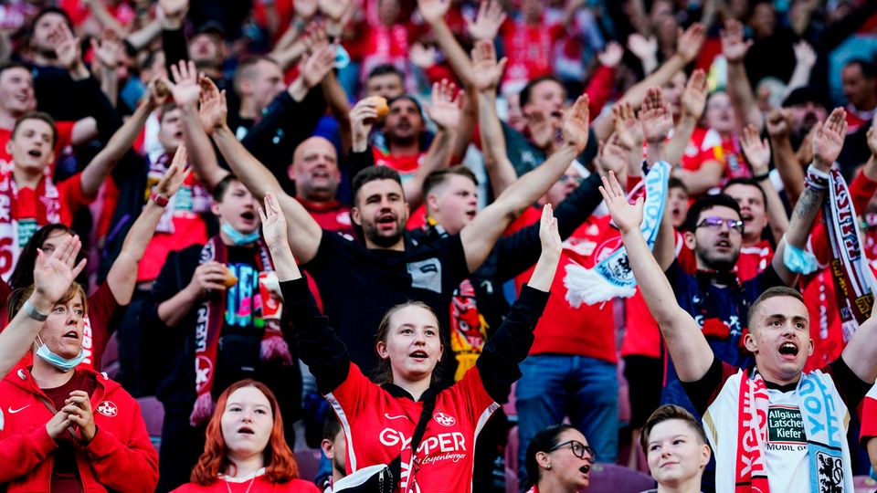 Fans in the stands of the Betzenberg Stadium in Kaiserslautern