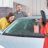 Beim Kauf eines Autos sollte man vor allem Ruhe bewahren, um sich nicht über das Ohr hauen zu lassen