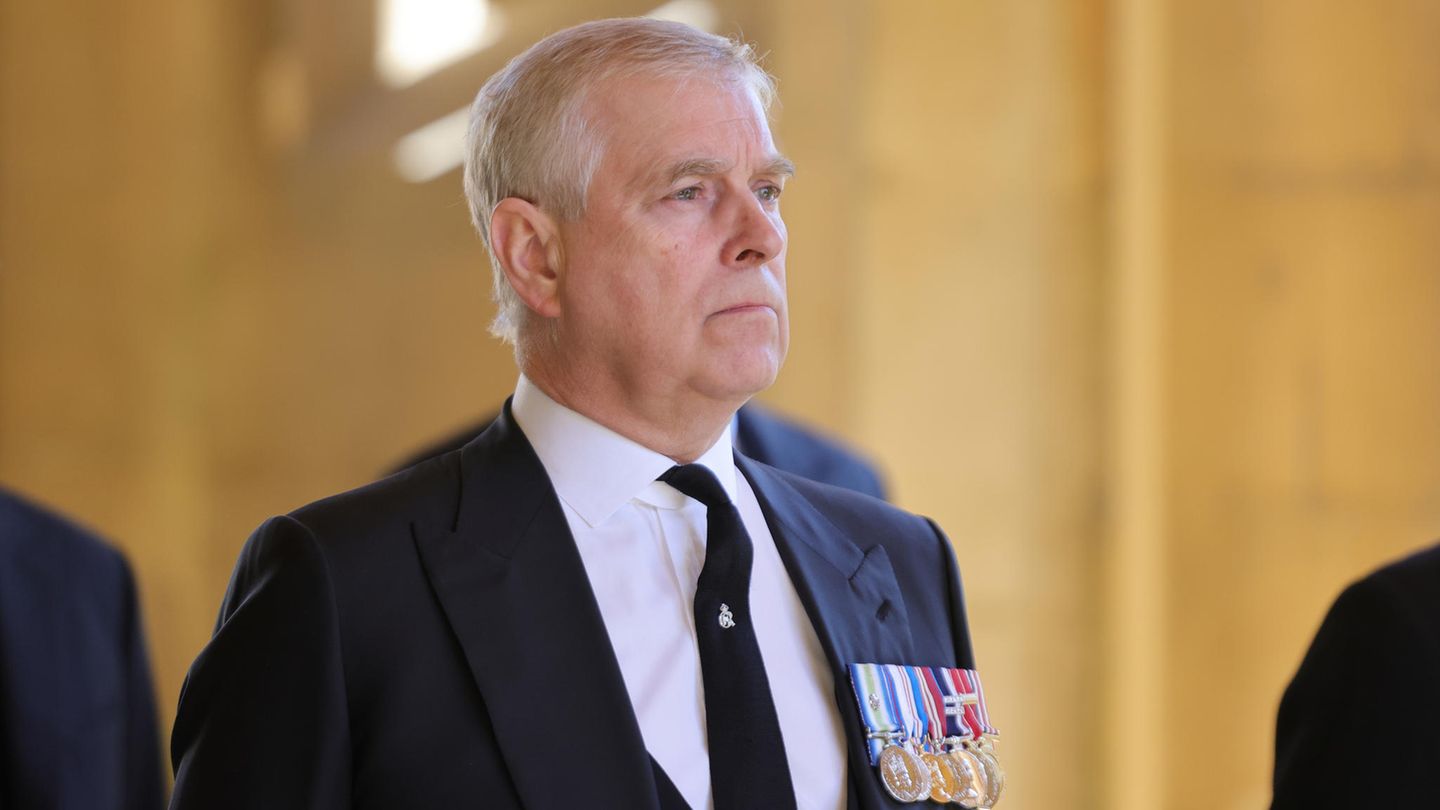 Prinz Andrew bei der Beerdigung seines Vaters Prinz Philip im April 2021