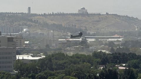 US-Hubschrauber über Botschaft in Kabul