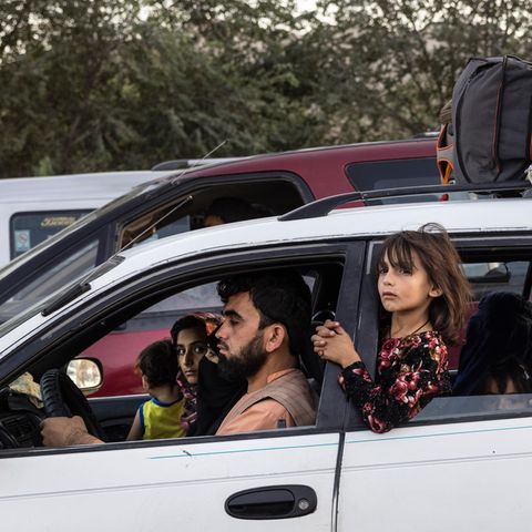 Eine Familie flüchtet nach Kabul aus den nördlichen Provinzen