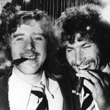 Gerd Müller und Paul Breitner mit Zigarre im Mund