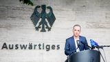 Bundesaußenminister Heiko Maas (SPD) gibt vor dem Auswärtigen Amt ein Statement zur Lage in Afghanistan