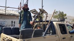 Nach ihrem Einmarsch patrouillieren Kämpfer der Taliban – zum Teil mit schwerem Geschütz – durch Kabuls Straßen.