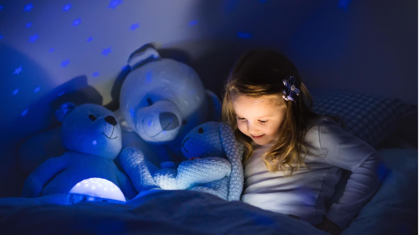 The LED starry sky is very suitable as a night light for children - but not only