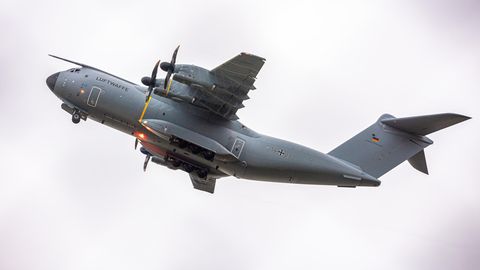 Ein Transportflugzeug vom Typ Airbus A400M der Luftwaffe