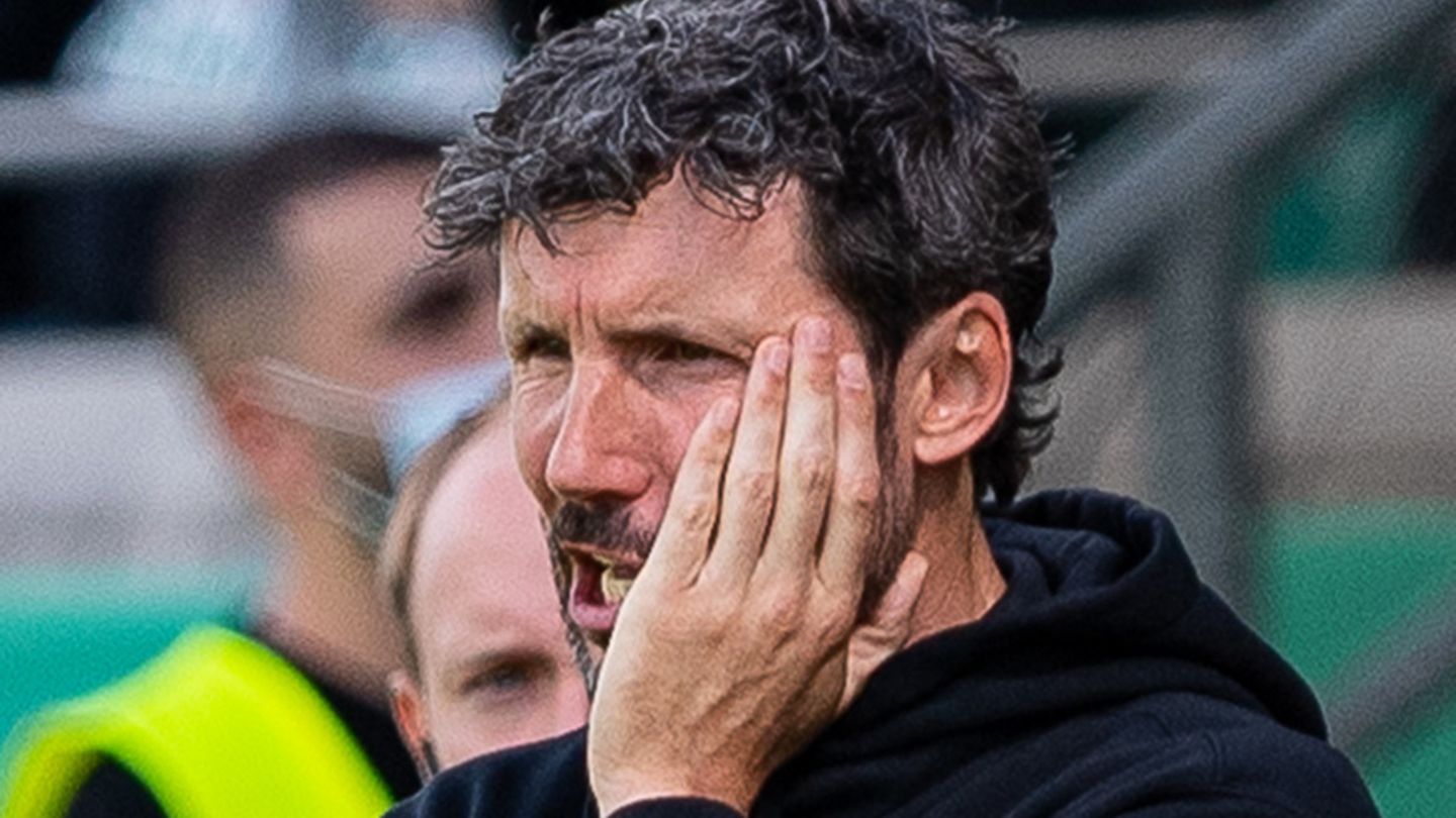 Sport compact: Cup-out for VfL Wolfsburg after substitution error