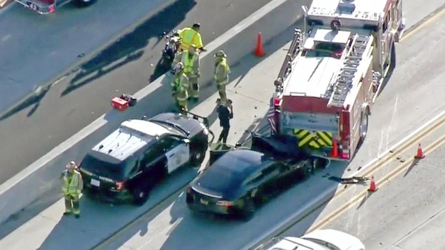 Why does Tesla’s autopilot keep crashing into ambulances?  US authorities investigate