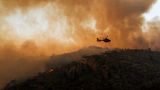 16. August, Navalacruz, Spanien: Rund 1000 Menschen müssen wegen starker Brände evakuiert werden, fast 12.000 Hektar Land werden vernichtet.