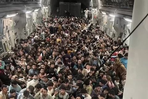 Video: Evakuierungen aus Kabul gewinnen an Fahrt