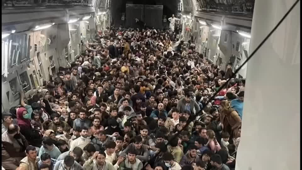 Video: Evakuierungen aus Kabul gewinnen an Fahrt