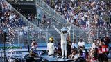 Nyck de Vries feiert den Gewinn der Formel E Fahrer-Weltmeisterschaft 2021