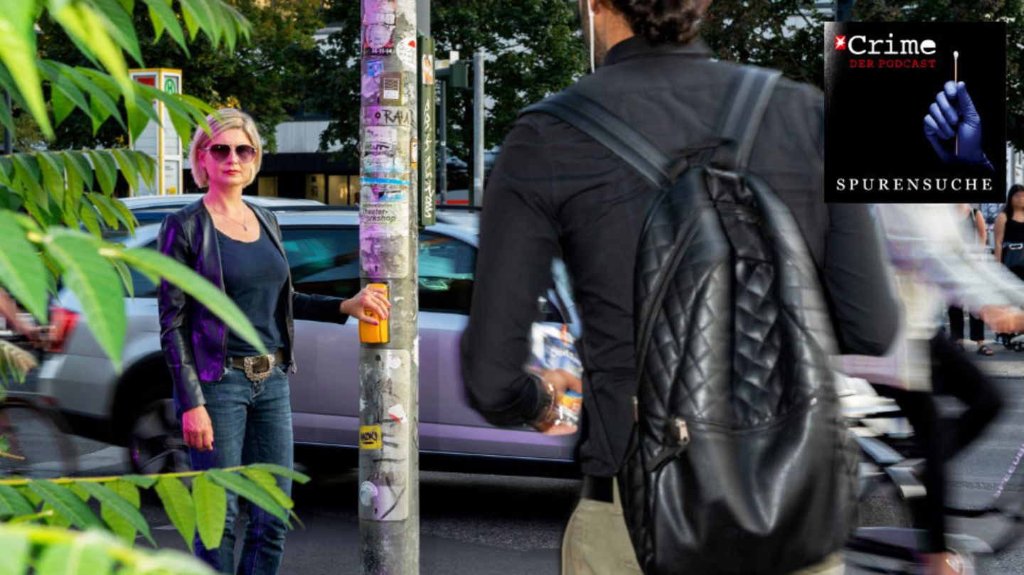 Stalking-Expertin Sandra Cegla an der Ampel
