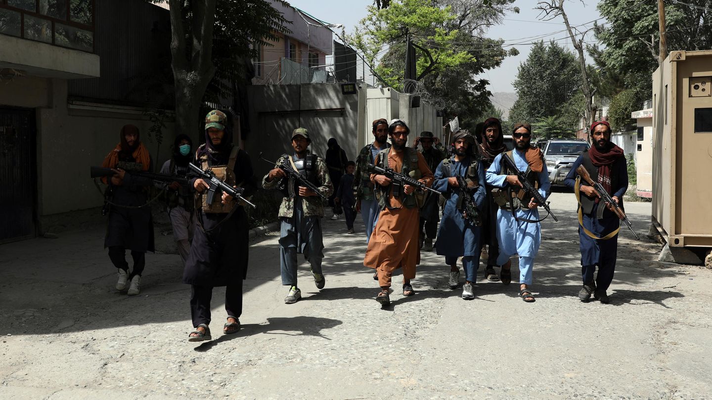 Ohne Rückgrat Taliban-Kämpfer in Kabul