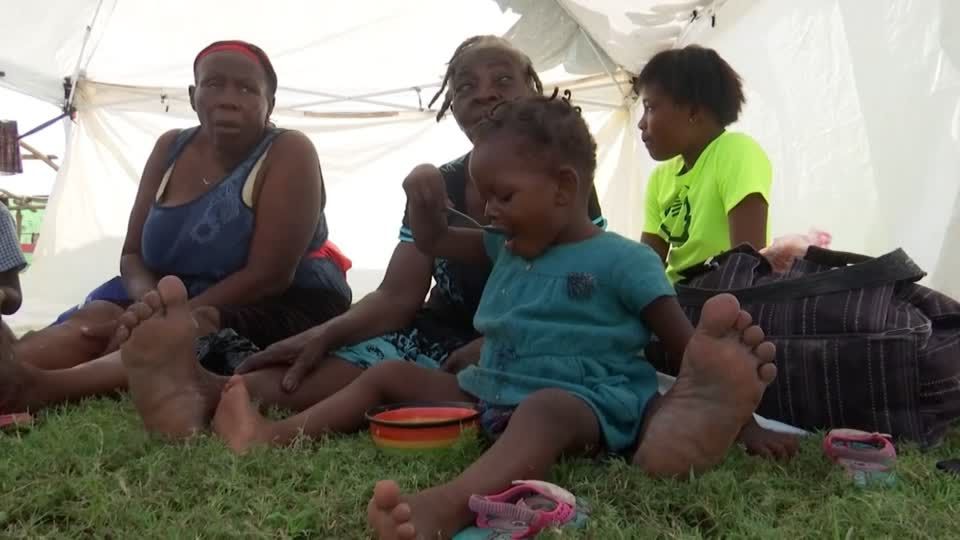 Video: Unmut unter Erdbebenopfern in Haiti wächst Video: Unmut unter Erdbebenopfern in Haiti wächst