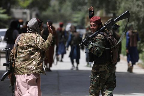 Junge Taliban-Kämpfer in Kabul 2021