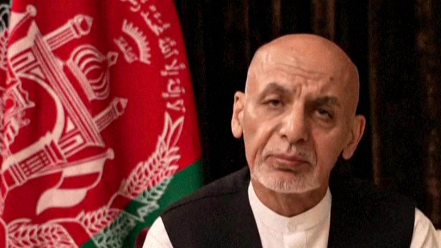 Afghanistan: President Ghani denies having fled with a lot of money