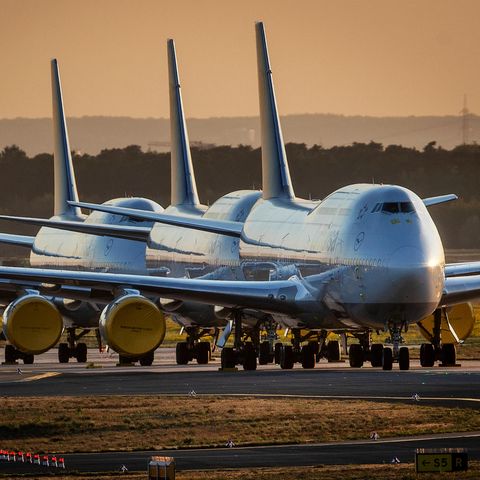 Drei geparkte Boeing 747 der Lufthansa in Frankfurt