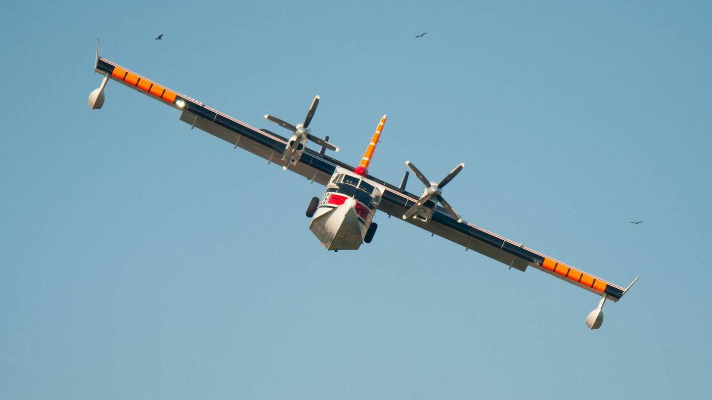 Canadair CL-215