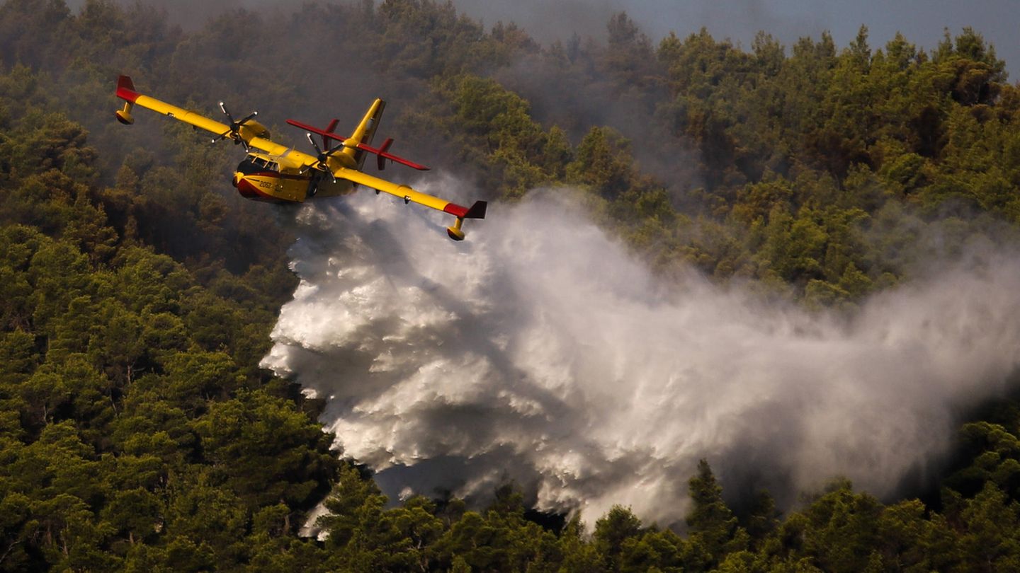 Canadair CL-415