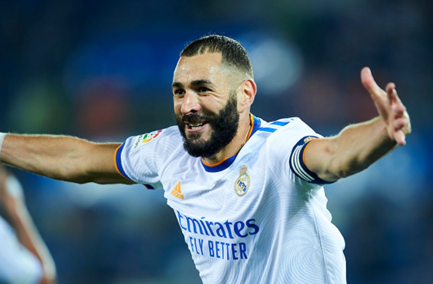 Karim Benzema extends at Real Madrid