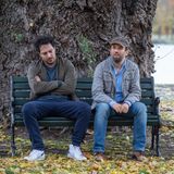 Regisseur und Mitautor Christian Ulmen entfernt "Jerks" in der vierten Staffel noch weiter von dem dänischen Serienvorbild "Klovn" und nähert sich stärker den eigenen Abgründen, wie Fahri Yardim im stern-Interview bekannte. Wer befürchtet hatte, das Format sei mit den ersten drei Staffeln ausgereizt, wird hier eines Besseren belehrt: Die Serie geht weiterhin so furchtlos wie lustvoll über Tabus und Geschmacksgrenzen hinweg.  Die neuen Folgen von "Jerks" sind ab dem 4. Januar immer dienstags in Doppelfolgen zu sehen.