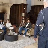 Einige Geschehnisse gehen an die Nieren. Es geht in der vierten Staffel auch um die Themen Trauer und Verlust. Auch die Polizei muss wieder einmal anrücken.