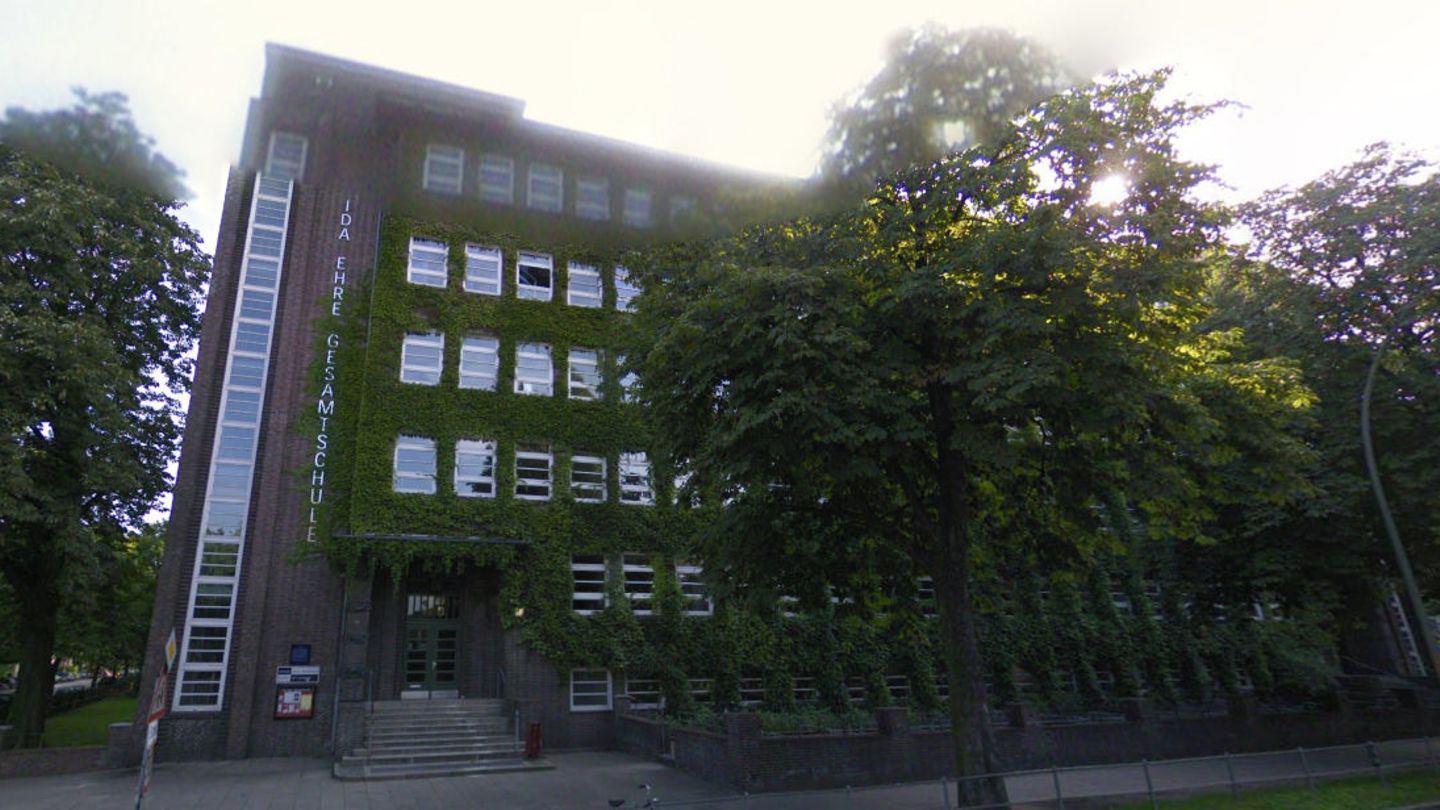 Vor dieser Schule in Hamburg ereignete sich die Tat