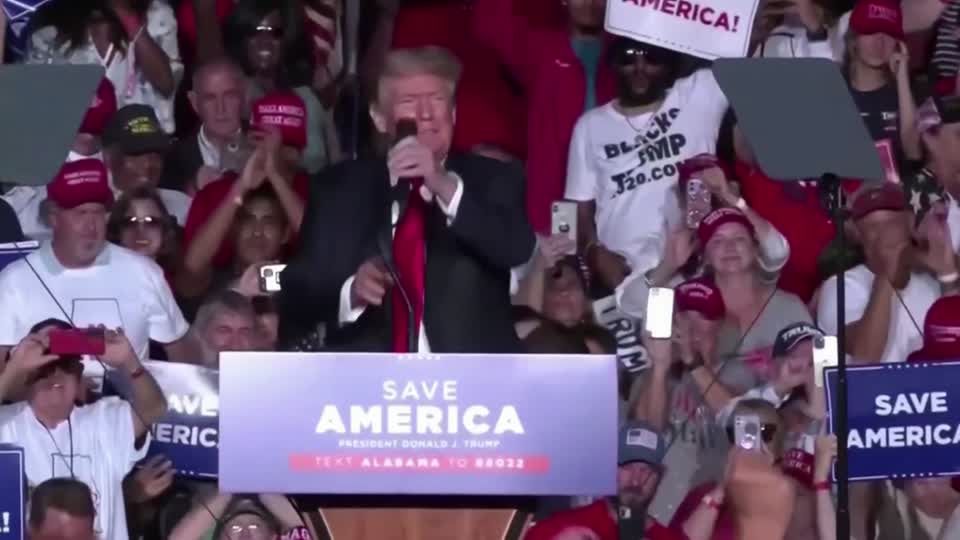 Video: Trump wird ausgebuht Video: Trump wird ausgebuht