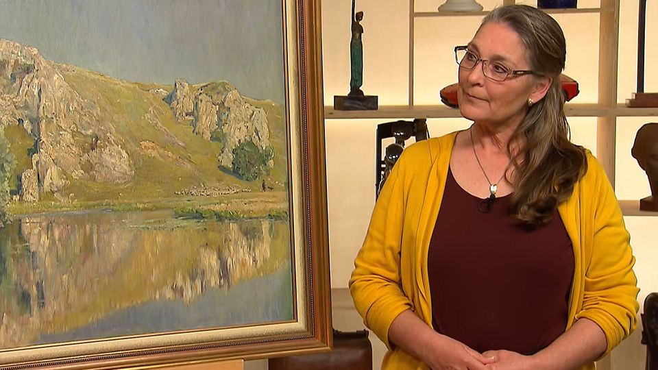 Barbara Kemmerling steht im Studio von Bares für Rares in Pulheim