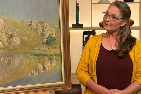 Barbara Kemmerling steht im Studio von Bares für Rares in Pulheim