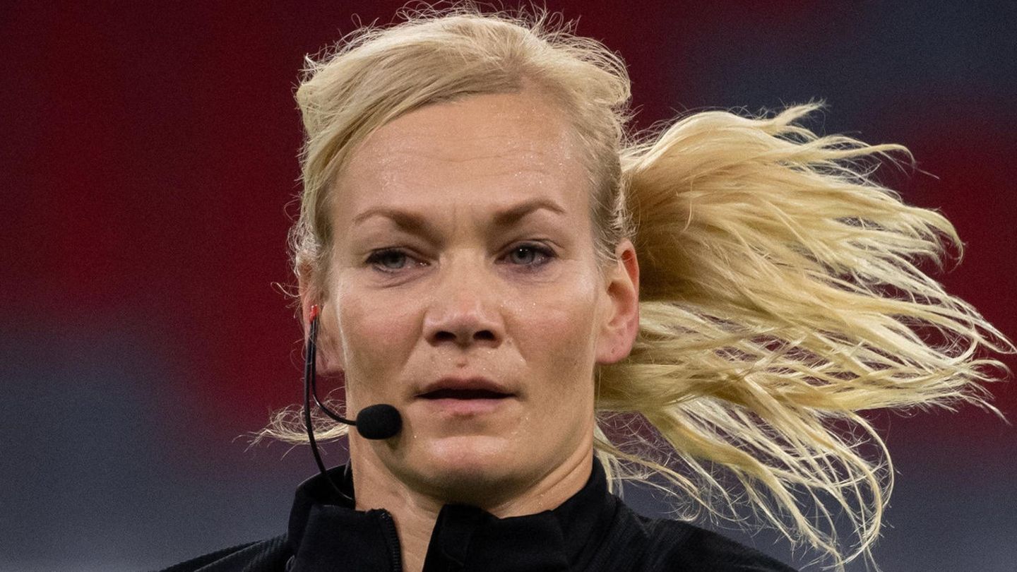 Bibiana Steinhaus-Webb says goodbye with clear criticism of the DFB Bibiana Steinhaus-Webb says goodbye with clear criticism of the DFB