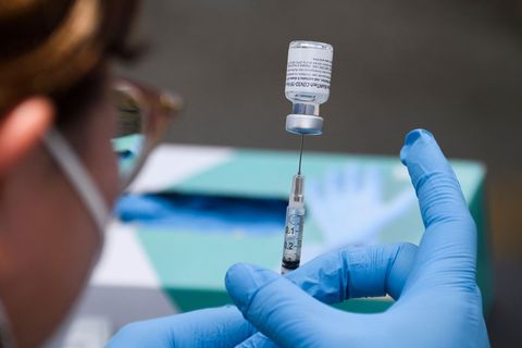 Eine Impfstoff-Dosis von Pfizer/Biontech