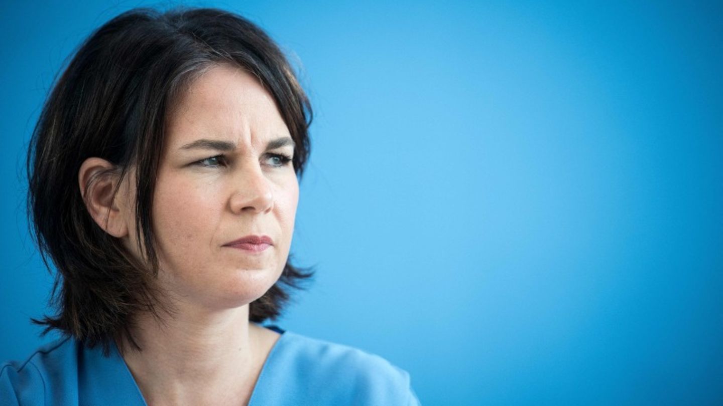 Grünen-Vorsitzende Annalena Baerbock Die Kanzlerkandidatin Annalena Baerbock bei einer Pressekonferenz
