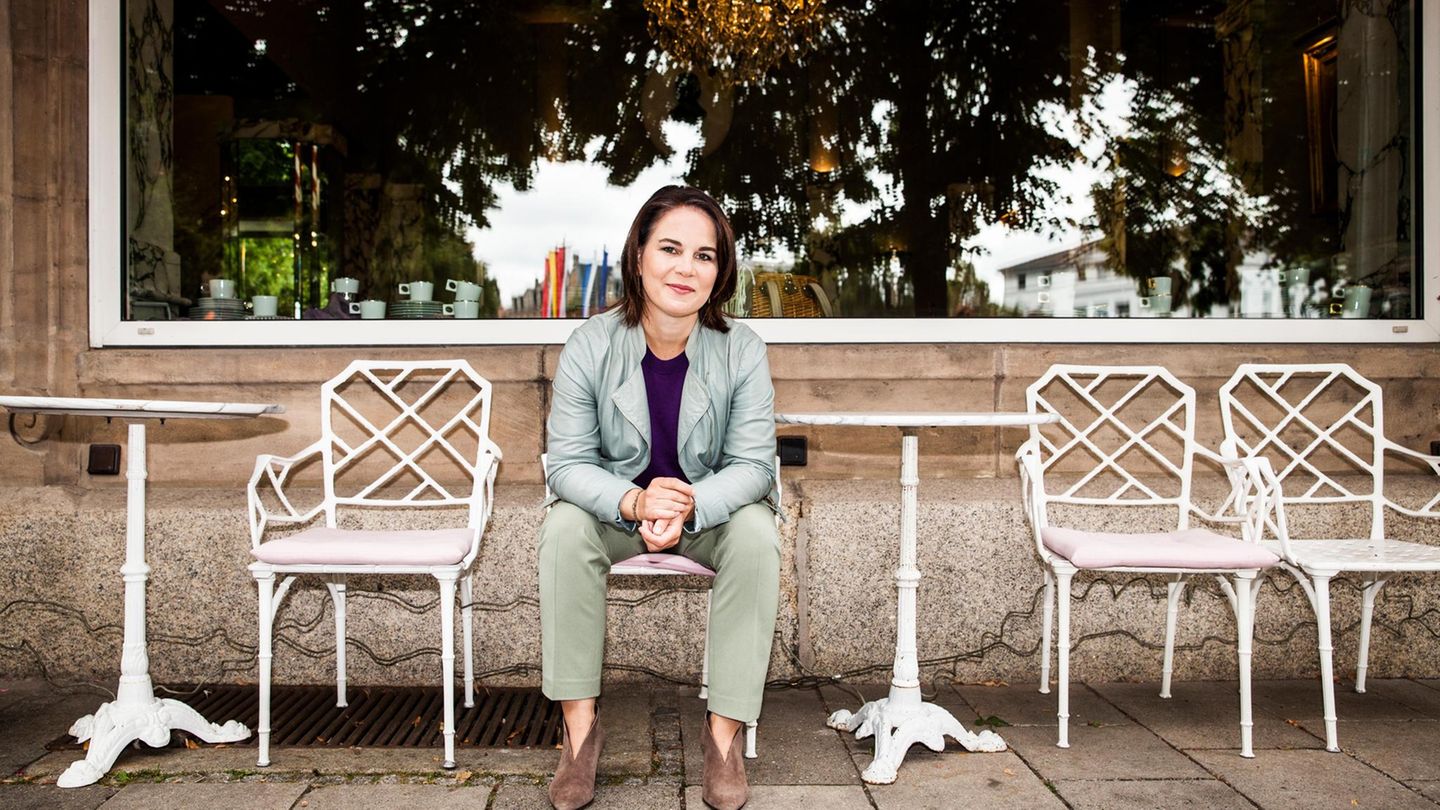 Annalena Baerbock: "Bei uns gibt es schon mal Mettbrötchen zum Frühstück“ Annalena Baerbock während ihrer Wahlkampftour