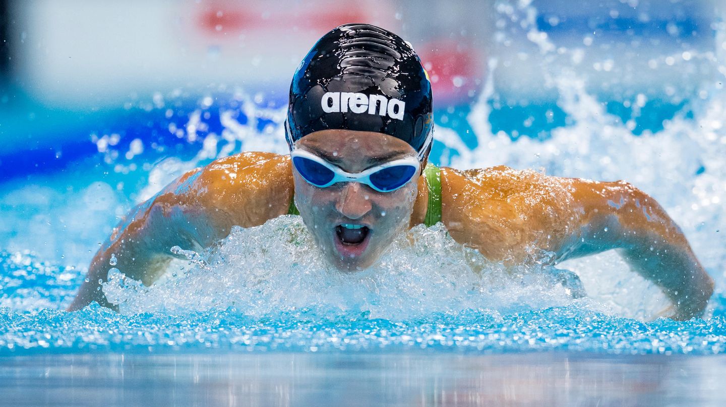 Paralympische Spiele Tokio 2021: Elena Krawzow, Schwimmen, Sehbehinderung. Krawzows Stern ging 2012 in London mit dem Gewinn der Silbermedaille über 100 Meter Brust auf, in Rio kam sie vier Jahre später nur auf den 5. Platz. Das will sie in Tokio besser machen und endlich die ersehnte Goldmedaille gewinnen. Elena Krawzow, Schwimmen, Sehbehinderung. Krawzows Stern ging 2012 in London mit dem Gewinn der Silbermedaille über 100 Meter Brust auf, in Rio kam sie vier Jahre später nur auf den 5. Platz. Das will sie in Tokio besser machen und endlich die ersehnte Goldmedaille gewinnen.