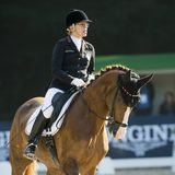 Heidemarie Dresing, Reiten. Dresing, die an Multipler Sklerose leidet, schaffte etwas Außergewöhnliches: Sie debütiert mit 66 Jahren bei den Paralympics.