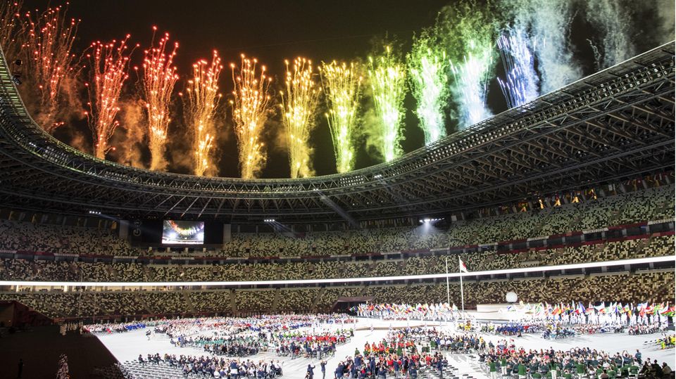 Zu guter Letzt wird noch einmal ein Feuerwerk gezündet - die Spiele sind eröffnet.