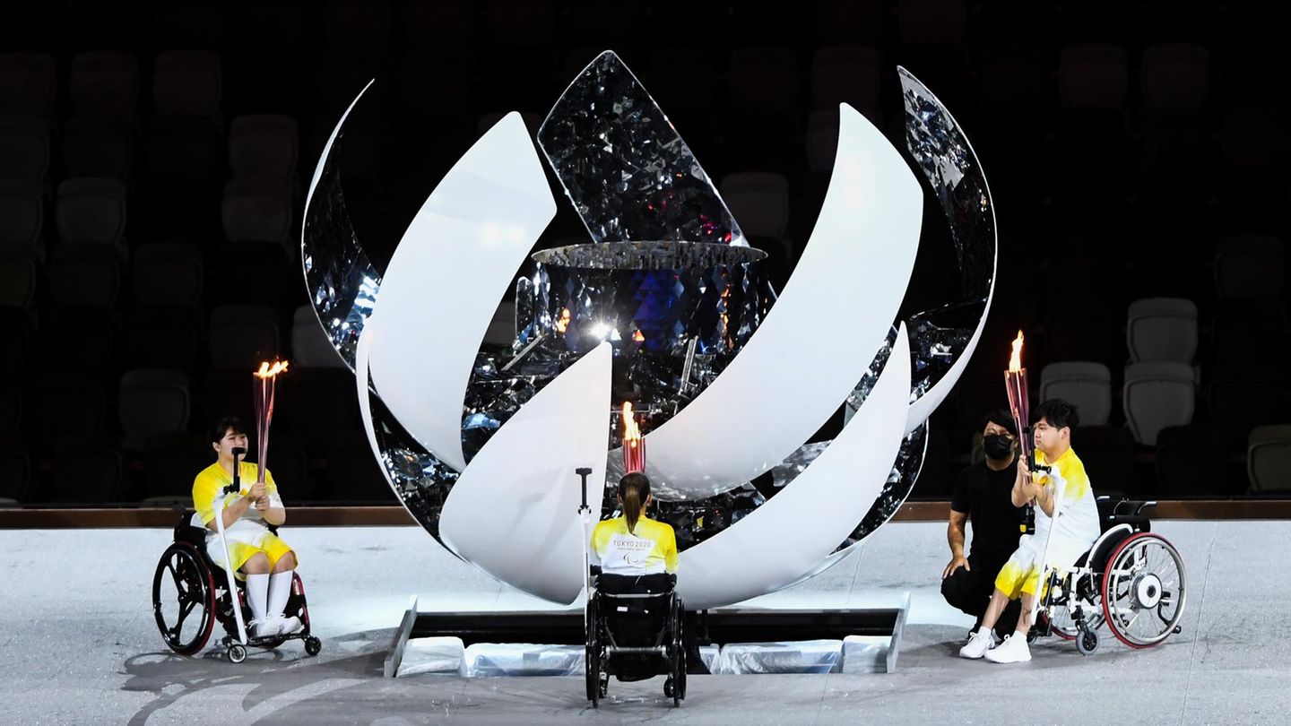 Wie immer am Ende der Zeremonie: das olympische Feuer wird entzündet.