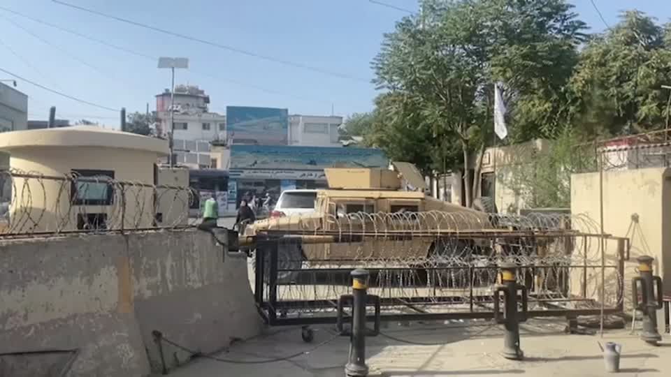 Video: Taliban lassen Afghanen nicht mehr zum Flughafen