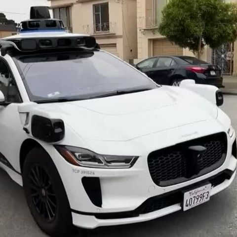 Video: Autonome Fahrzeuge auf den Straßen von San Francisco