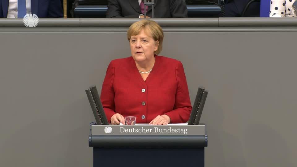 Video: Merkel: Haben die Geschwindigkeit der Entwicklung in Afghanistan unterschätzt