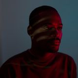 In Italien leben offiziell mehr als eine Million Einwanderer aus Afrika sowie eine unbekannte Zahl von Einwanderern ohne Papiere, von denen viele eine gefährliche und oft lebensgefährliche Reise hinter sich haben. Die russische Fotografin Alisa Martynova hat einige von ihnen porträtiert. Auf diesem Foto: Christ. Christ wurde in Gabun geboren und kam nach Italien, um in Florenz, Italien, Wirtschaft zu studieren.