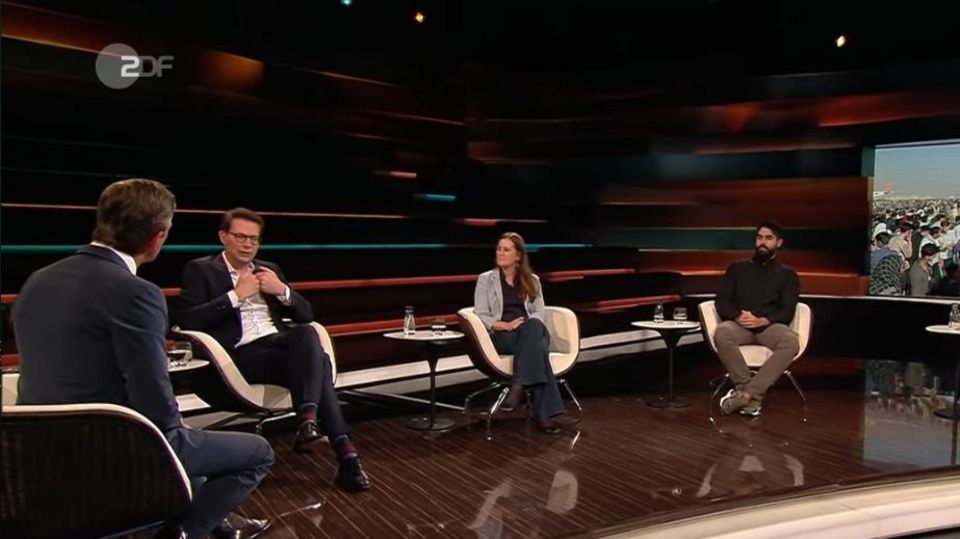 Die Gäste bei Markus Lanz (l): CSU-Generalsekretär Markus Blume, Linken-Parteivorsitzende Janine Wissler, Autor Emran Feroz, Journalist Robin Alexander (v.l. n.r.)