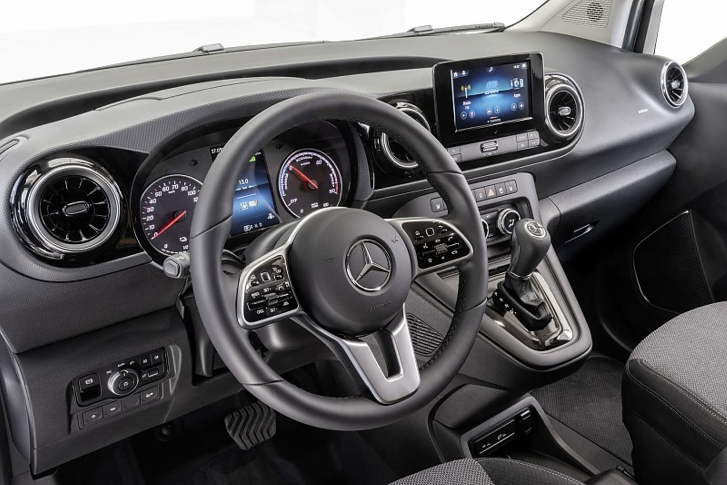 Das Cockpit ähnelt dem eines Pkws