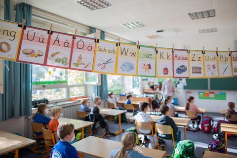 Marodes Bildungswesen: Zwischen Lehrermangel, Overheadprojektoren und verklemmten Fenstern: Was sich an den Schulen ändern muss