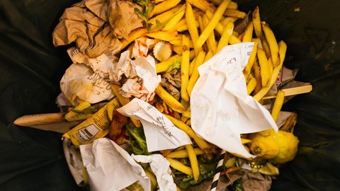 Mülltonne eines Restaurants