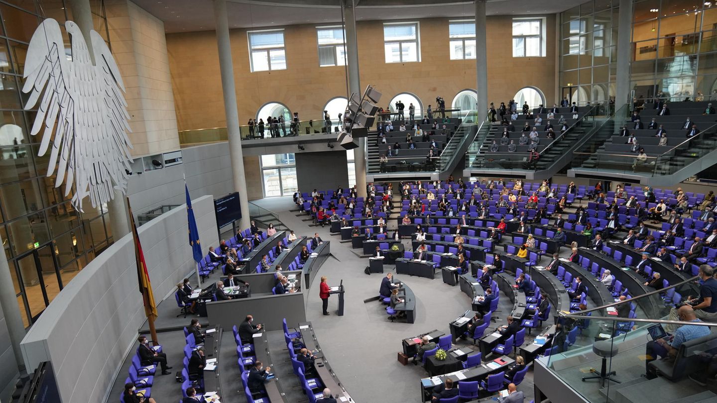 Das Ende der täglichen Inzidenzmeldungen ist eingeläutet. Endlich! Bundestagsdebatte