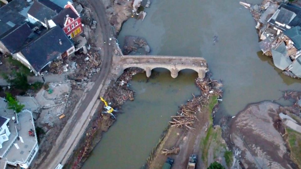 Ahrweiler: Video zeigt Zerstörung sechs Wochen nach Flutkatastrophe